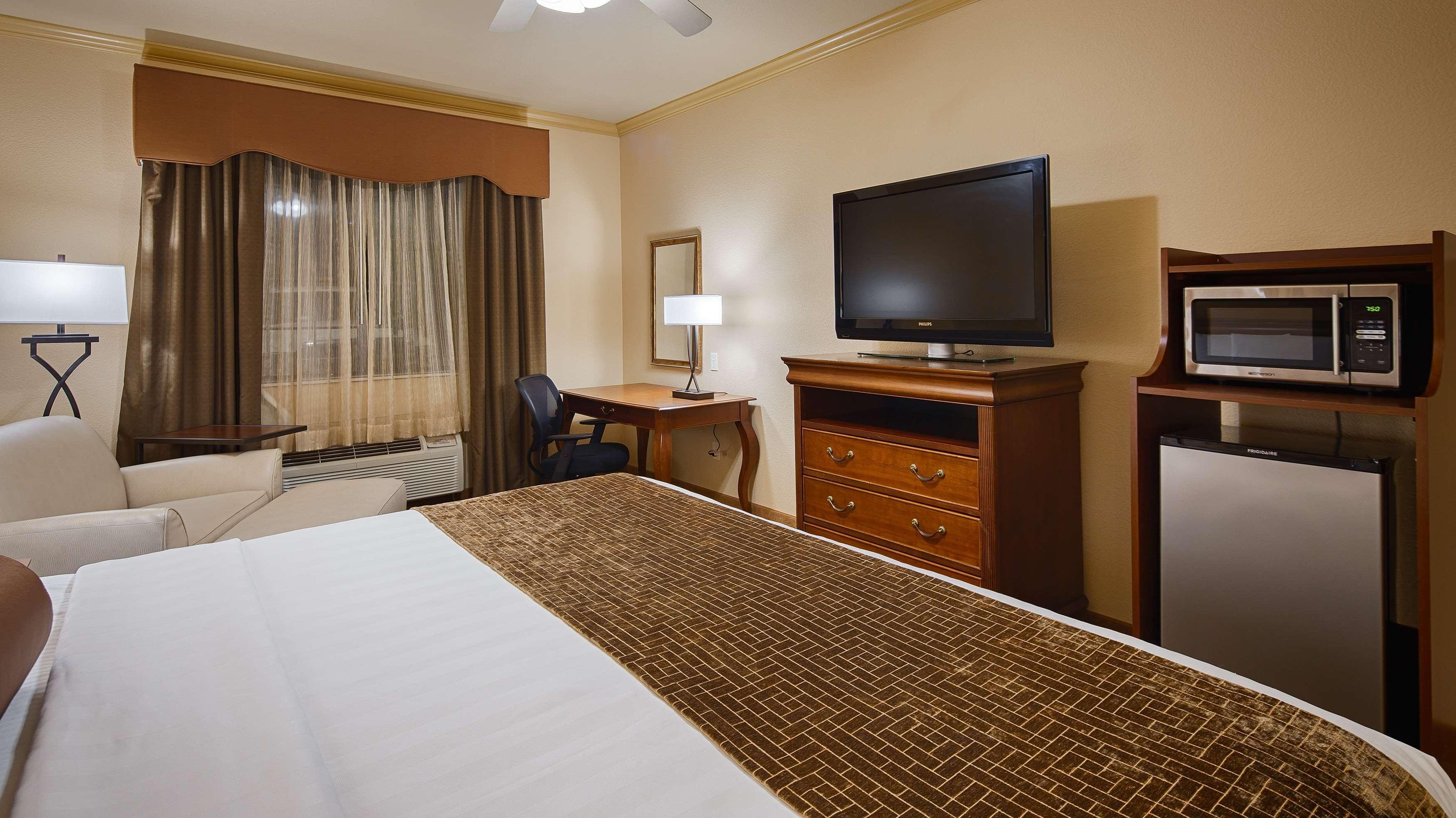 Best Western Plus Crown Colony Inn & Suites Lufkin Luaran gambar