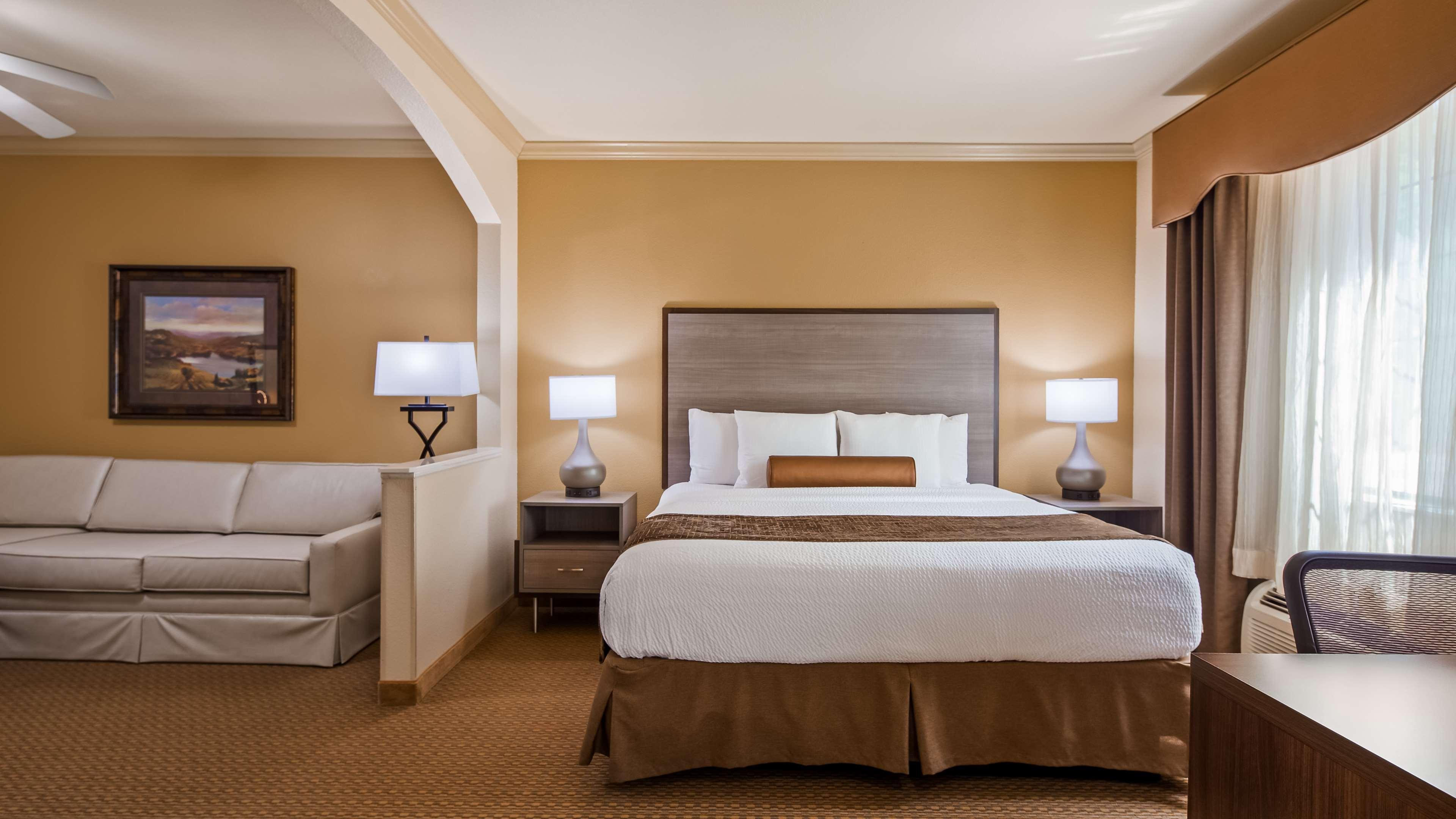 Best Western Plus Crown Colony Inn & Suites Lufkin Luaran gambar