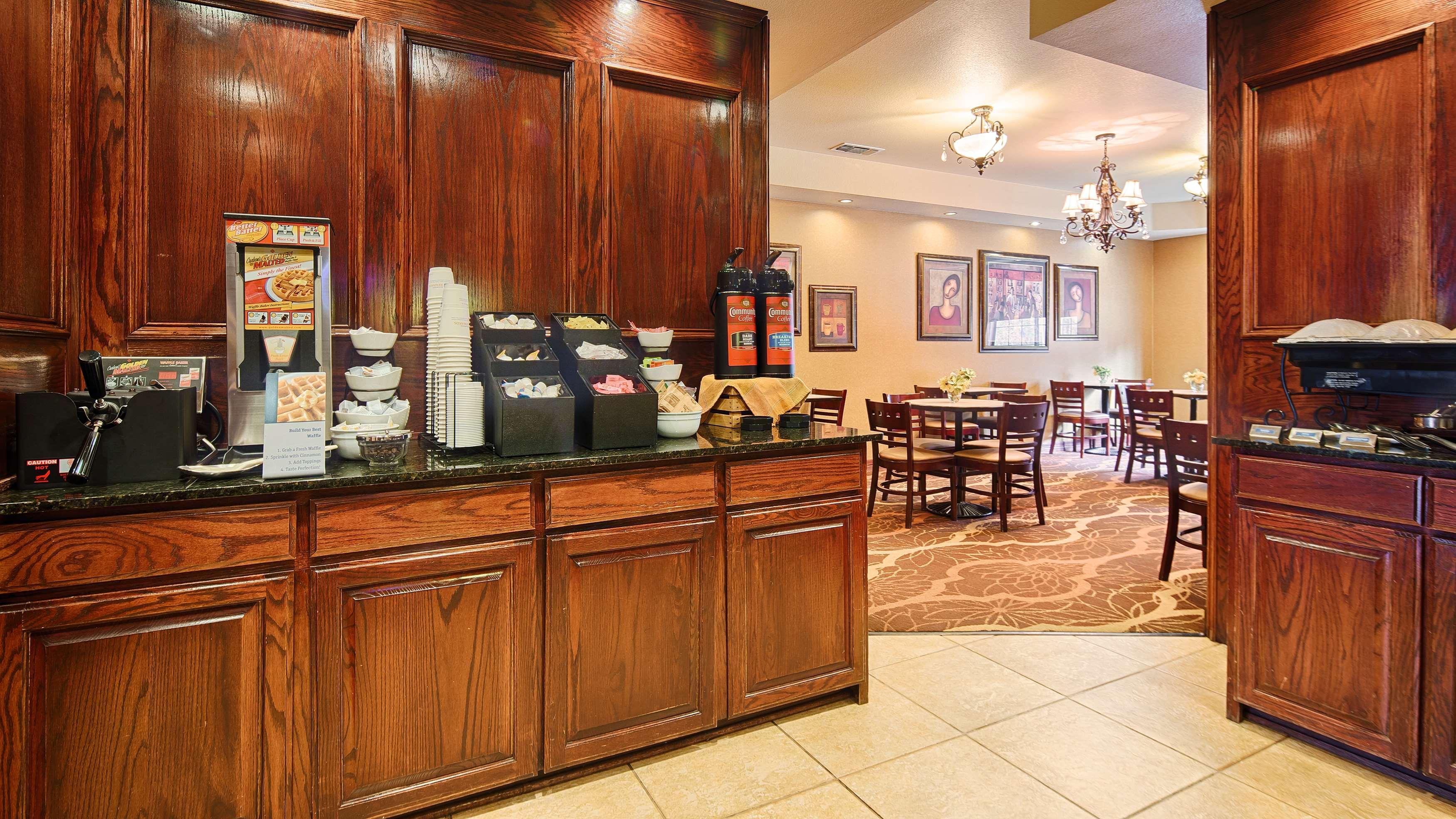 Best Western Plus Crown Colony Inn & Suites Lufkin Luaran gambar