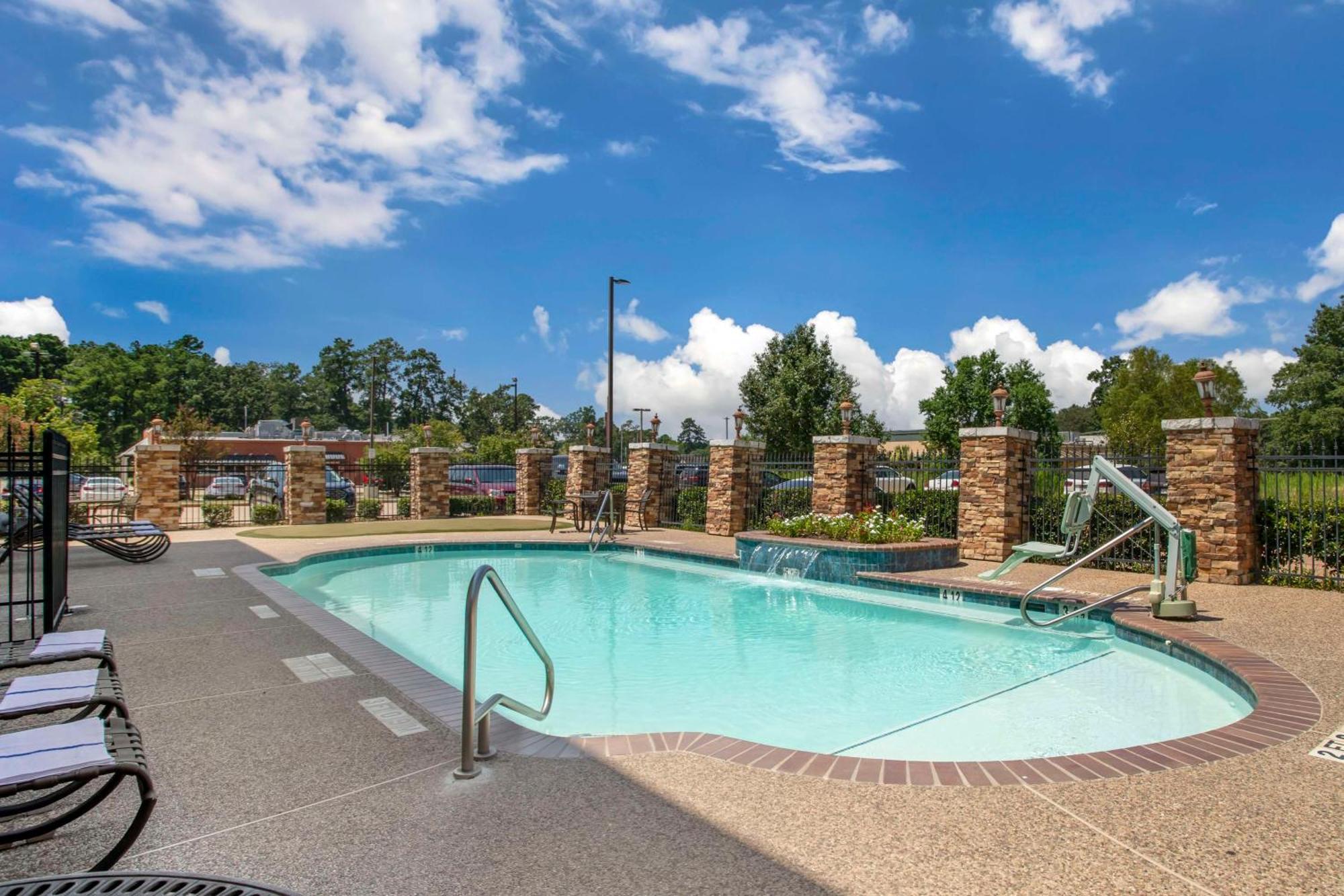 Best Western Plus Crown Colony Inn & Suites Lufkin Luaran gambar
