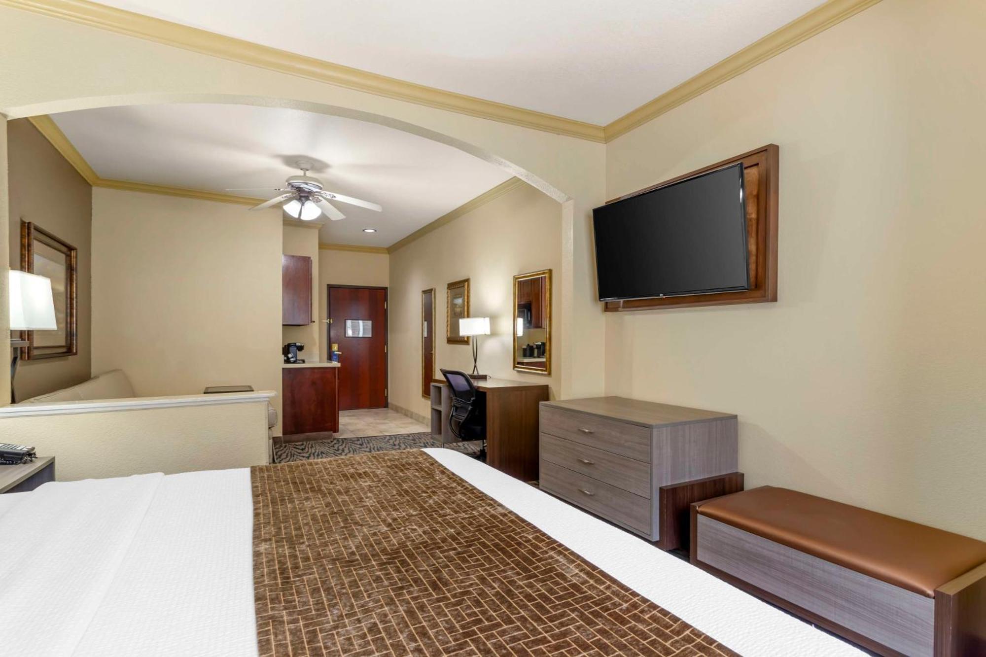 Best Western Plus Crown Colony Inn & Suites Lufkin Luaran gambar