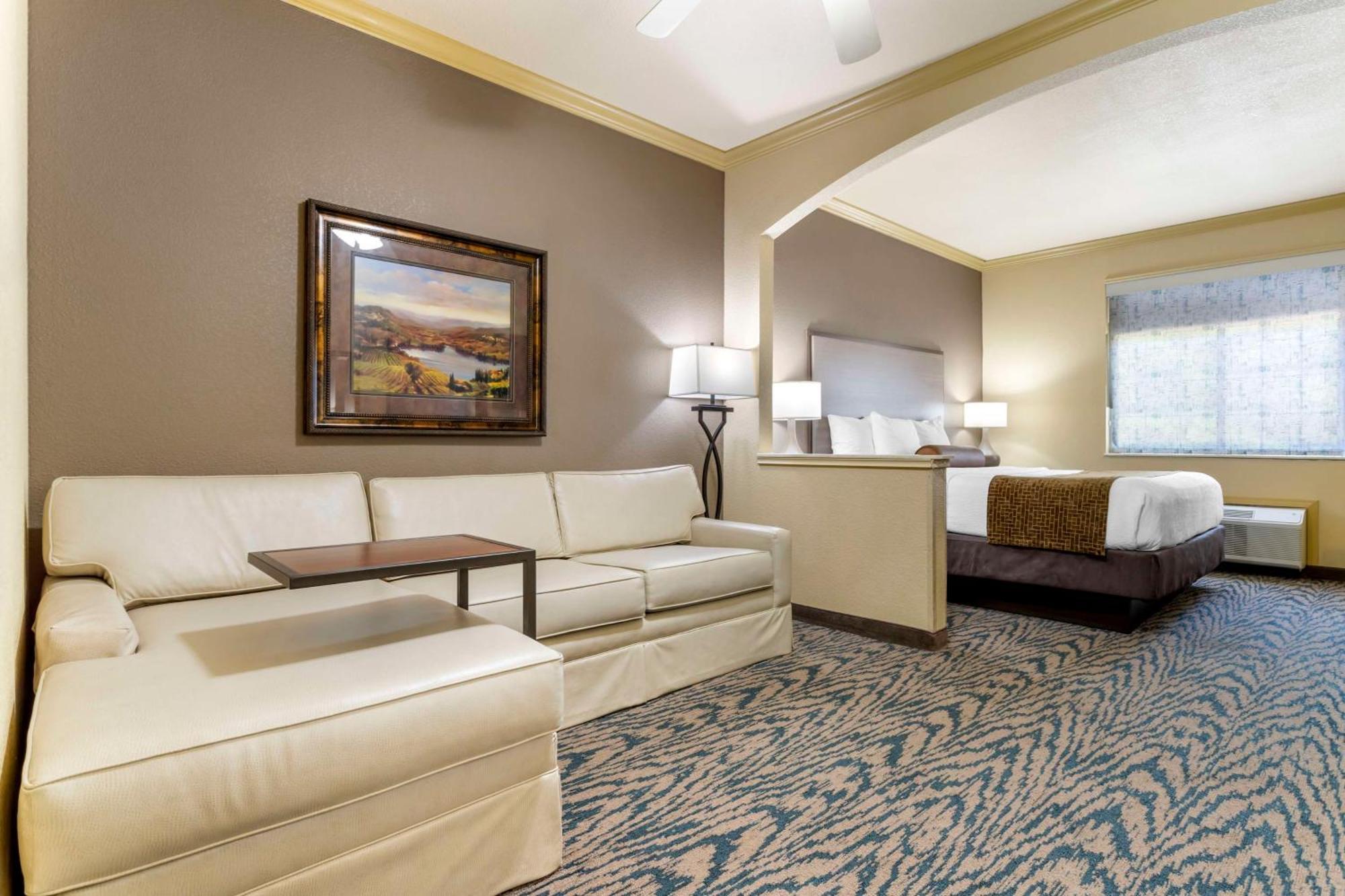 Best Western Plus Crown Colony Inn & Suites Lufkin Luaran gambar
