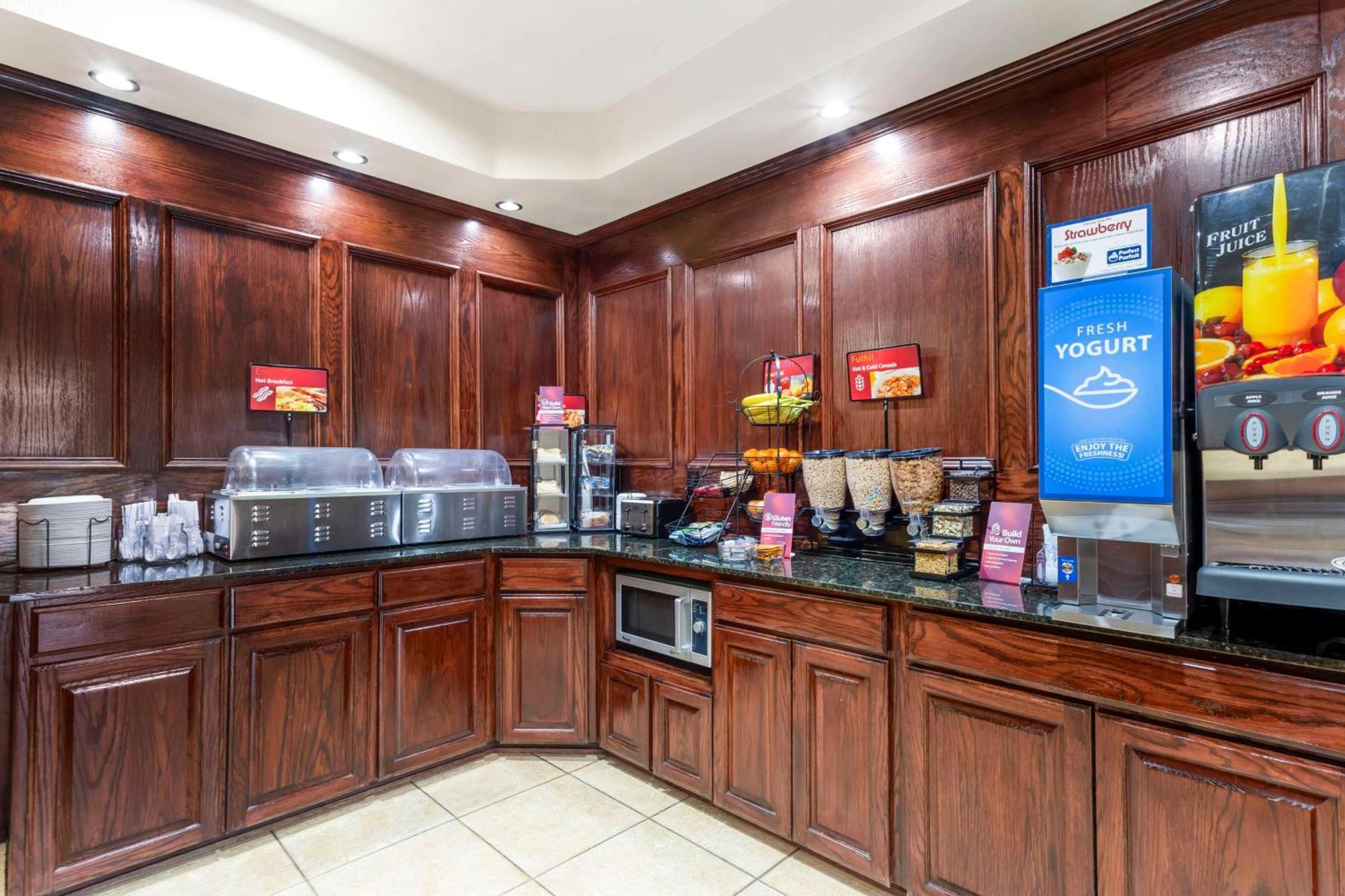 Best Western Plus Crown Colony Inn & Suites Lufkin Luaran gambar