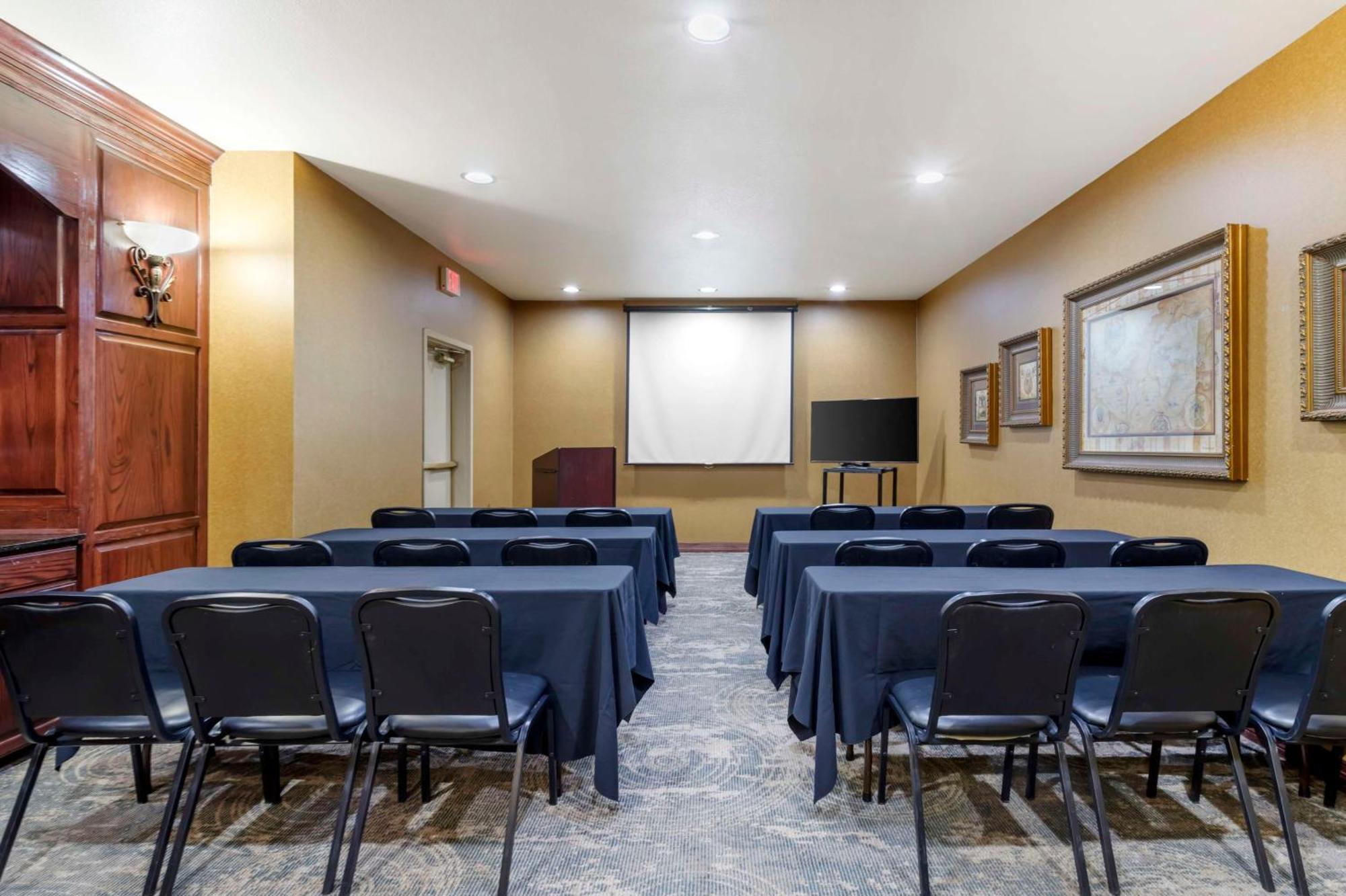 Best Western Plus Crown Colony Inn & Suites Lufkin Luaran gambar