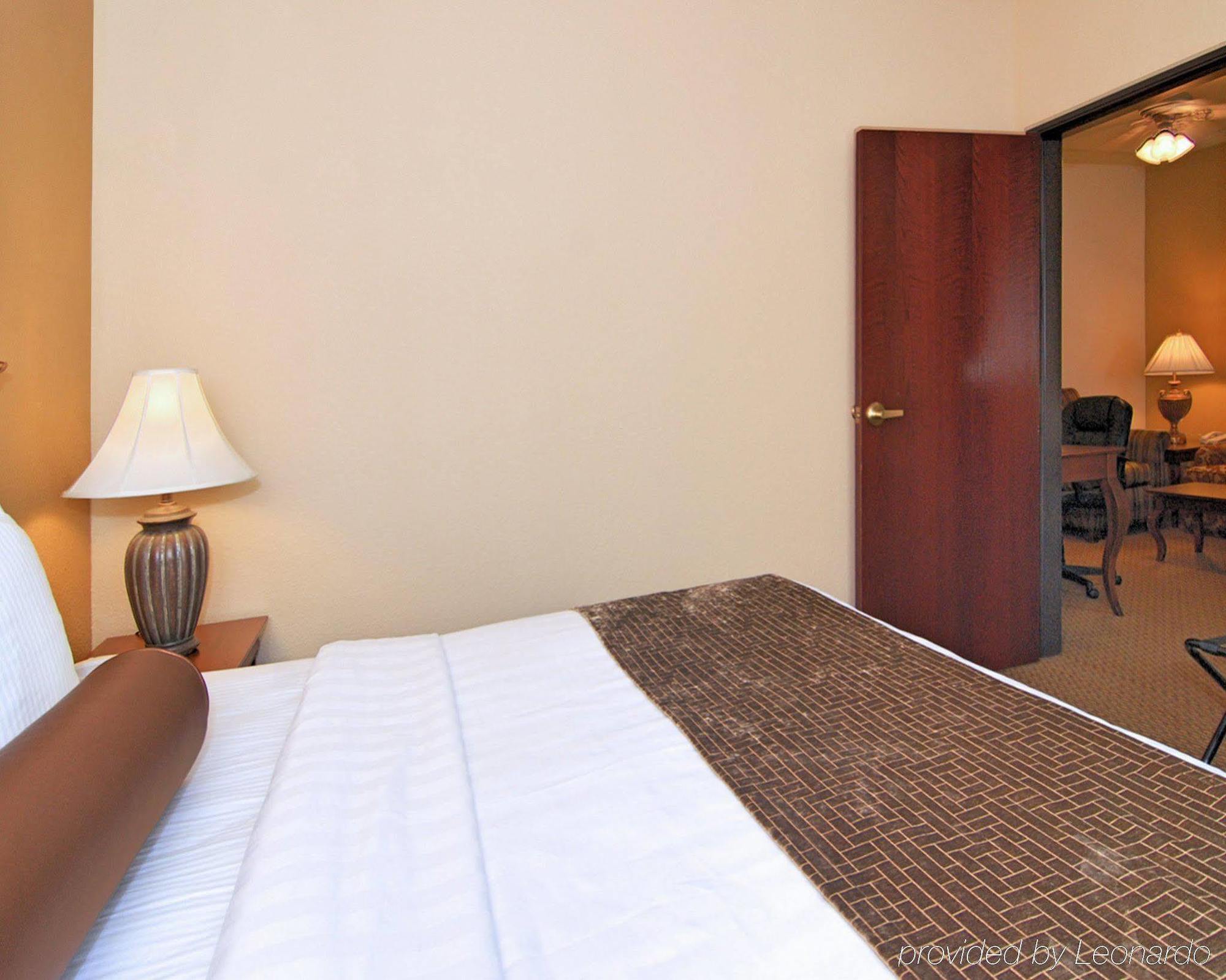 Best Western Plus Crown Colony Inn & Suites Lufkin Luaran gambar