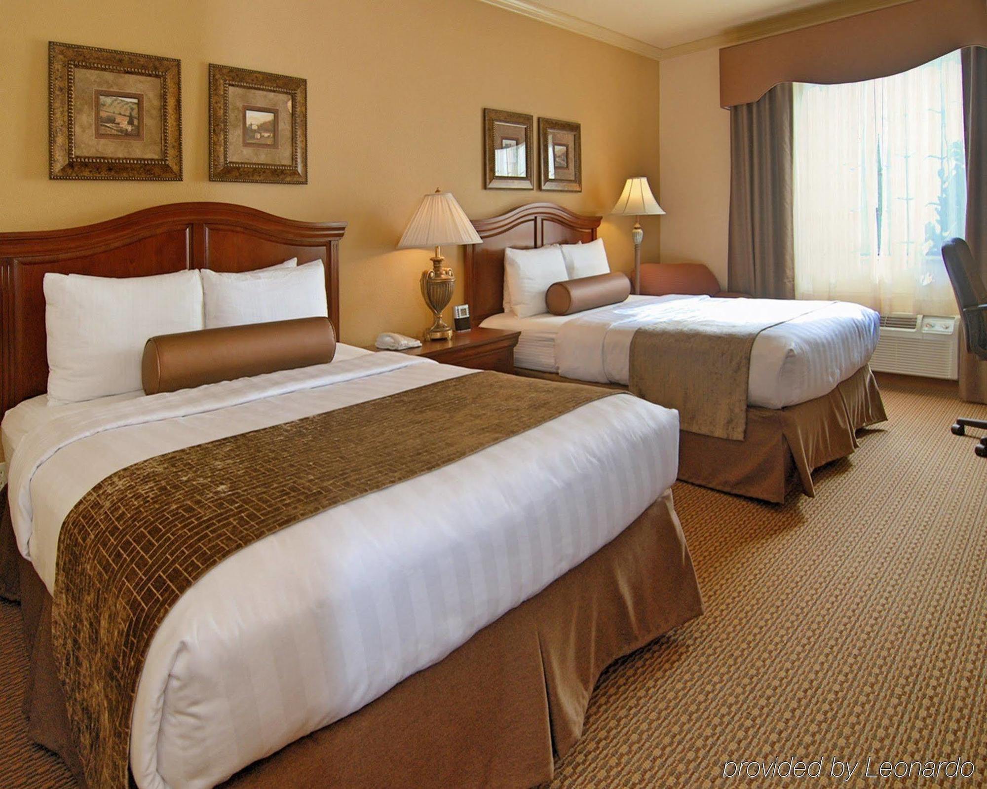 Best Western Plus Crown Colony Inn & Suites Lufkin Luaran gambar