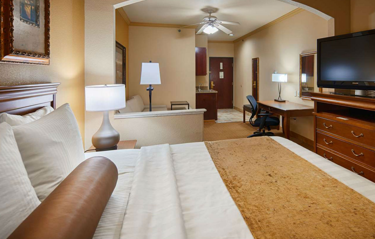 Best Western Plus Crown Colony Inn & Suites Lufkin Luaran gambar
